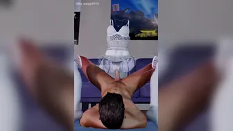 An invisible girl/Living clothes riding